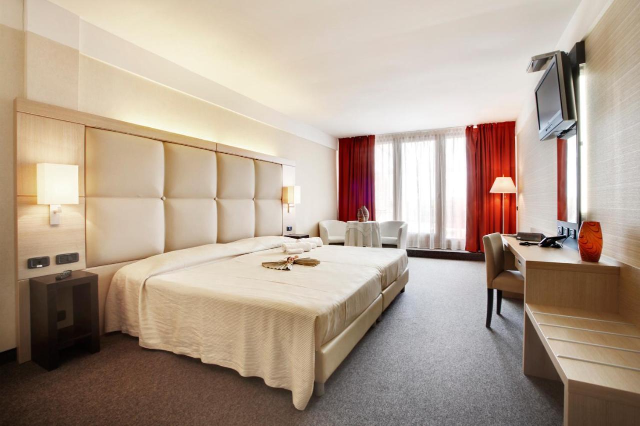 Cocca Royal Thai Hotel Sarnico